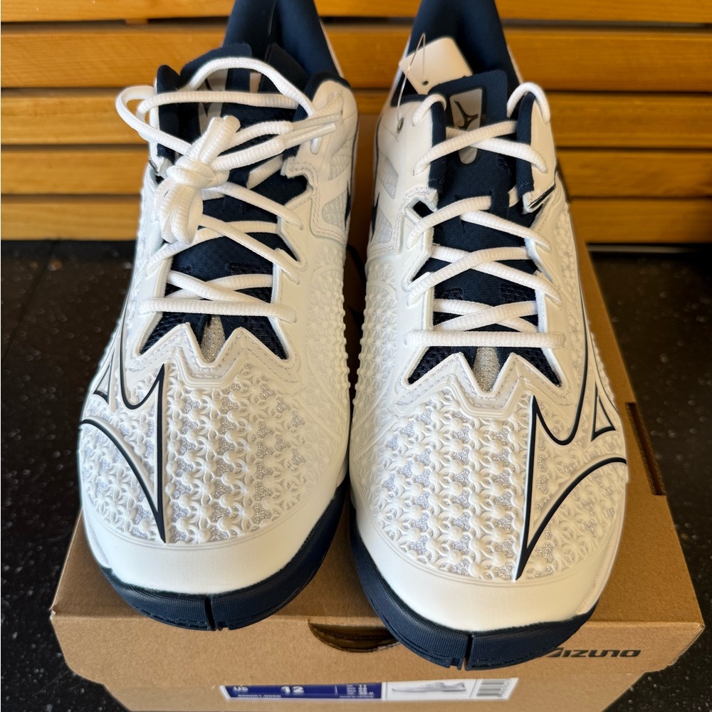 Mizuno Wave Exceed Tour 6 AC. Size 12